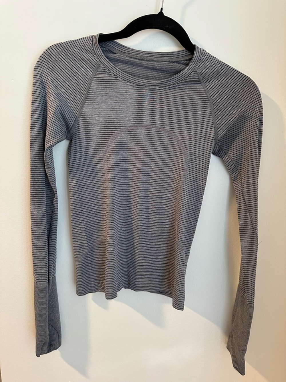 Lululemon swiftly waist length long sleeve grey black stripe 2